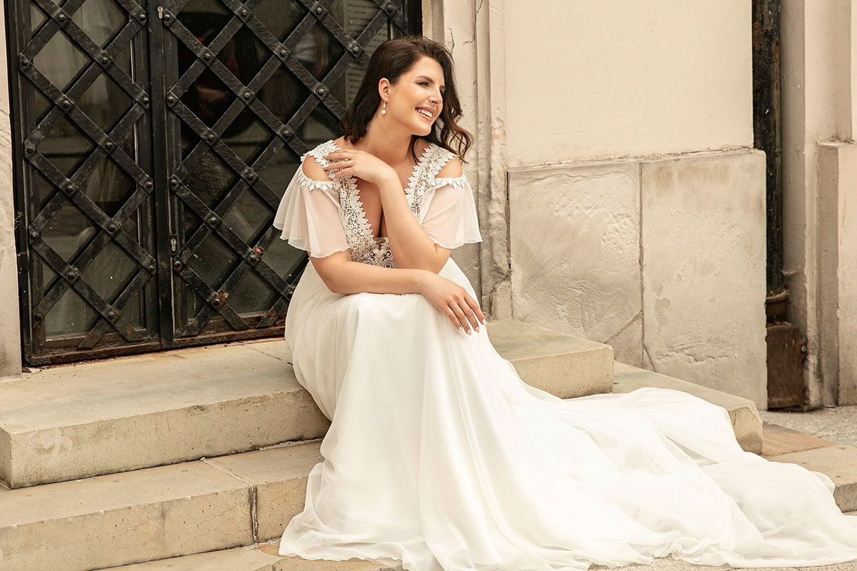 Podkreśl swoje kobiece piękno z kolekcją sukien ślubnych plus size - Lovely!